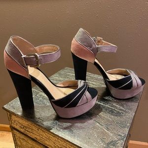 👠 Suede, Lauren Conrad Heels. 👠 Very Cute!